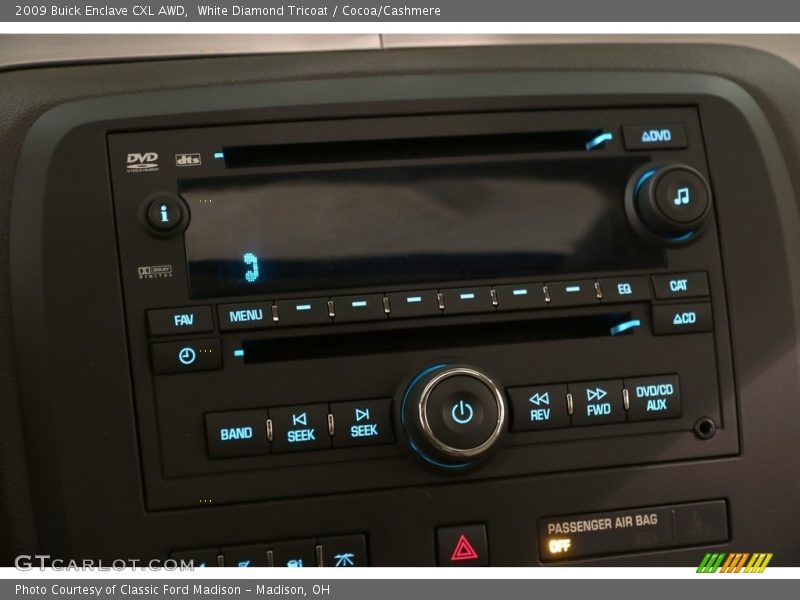 White Diamond Tricoat / Cocoa/Cashmere 2009 Buick Enclave CXL AWD
