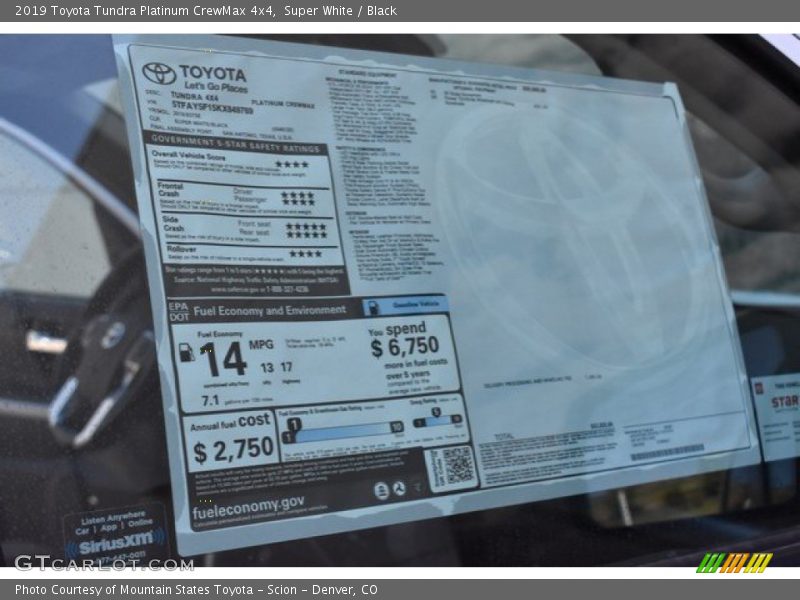 Super White / Black 2019 Toyota Tundra Platinum CrewMax 4x4