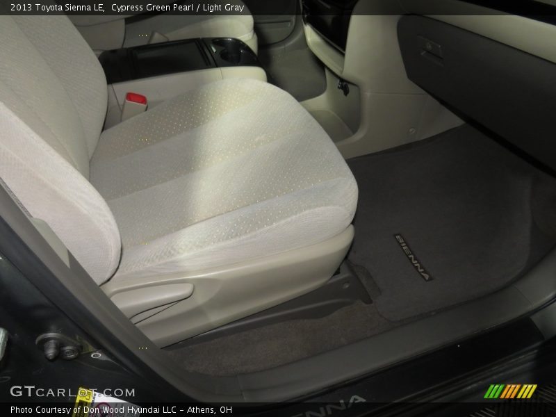 Cypress Green Pearl / Light Gray 2013 Toyota Sienna LE