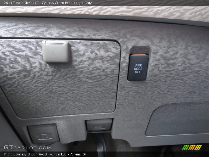 Cypress Green Pearl / Light Gray 2013 Toyota Sienna LE