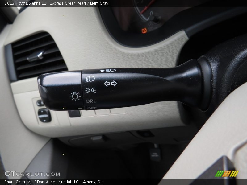 Cypress Green Pearl / Light Gray 2013 Toyota Sienna LE