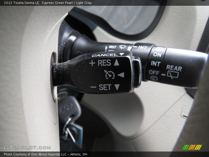 Cypress Green Pearl / Light Gray 2013 Toyota Sienna LE