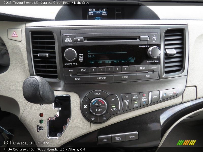 Cypress Green Pearl / Light Gray 2013 Toyota Sienna LE