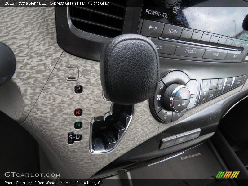 Cypress Green Pearl / Light Gray 2013 Toyota Sienna LE