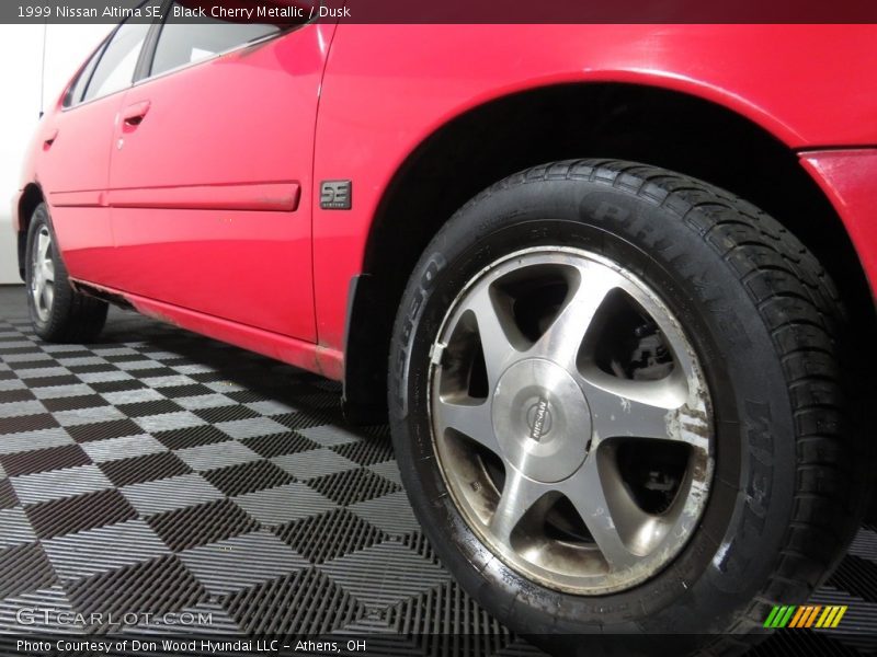 Black Cherry Metallic / Dusk 1999 Nissan Altima SE