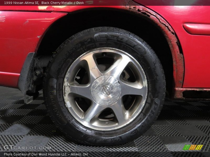 Black Cherry Metallic / Dusk 1999 Nissan Altima SE