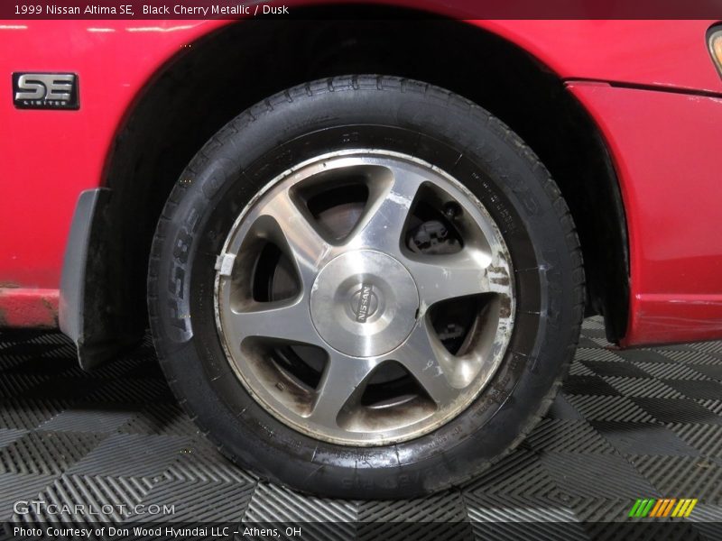 Black Cherry Metallic / Dusk 1999 Nissan Altima SE