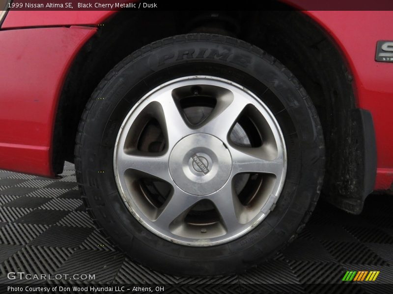 Black Cherry Metallic / Dusk 1999 Nissan Altima SE