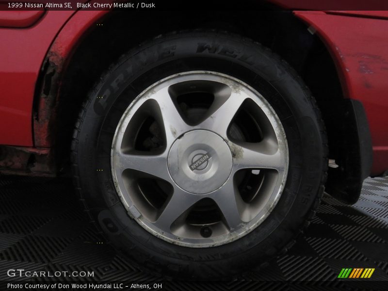 Black Cherry Metallic / Dusk 1999 Nissan Altima SE