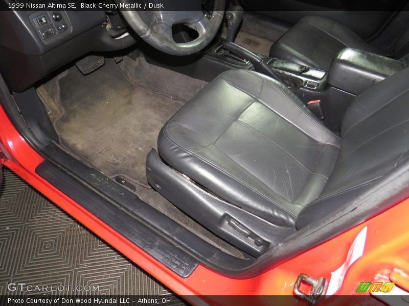 Black Cherry Metallic / Dusk 1999 Nissan Altima SE