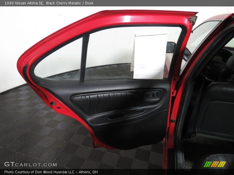 Black Cherry Metallic / Dusk 1999 Nissan Altima SE