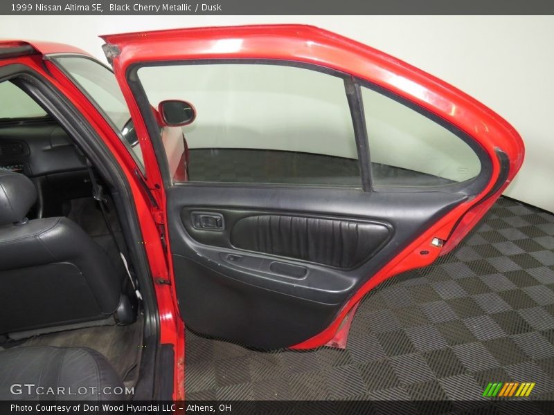 Black Cherry Metallic / Dusk 1999 Nissan Altima SE