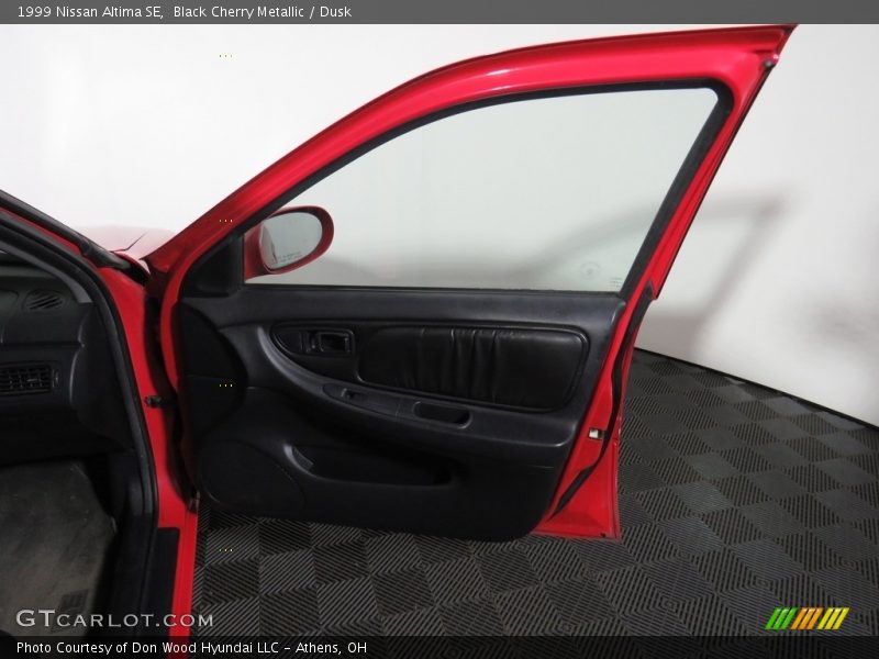 Black Cherry Metallic / Dusk 1999 Nissan Altima SE