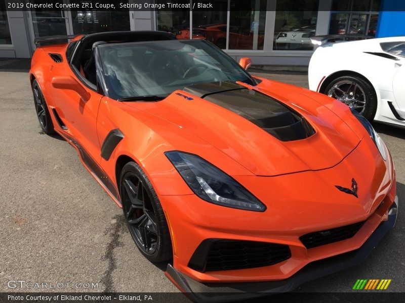 Front 3/4 View of 2019 Corvette ZR1 Coupe