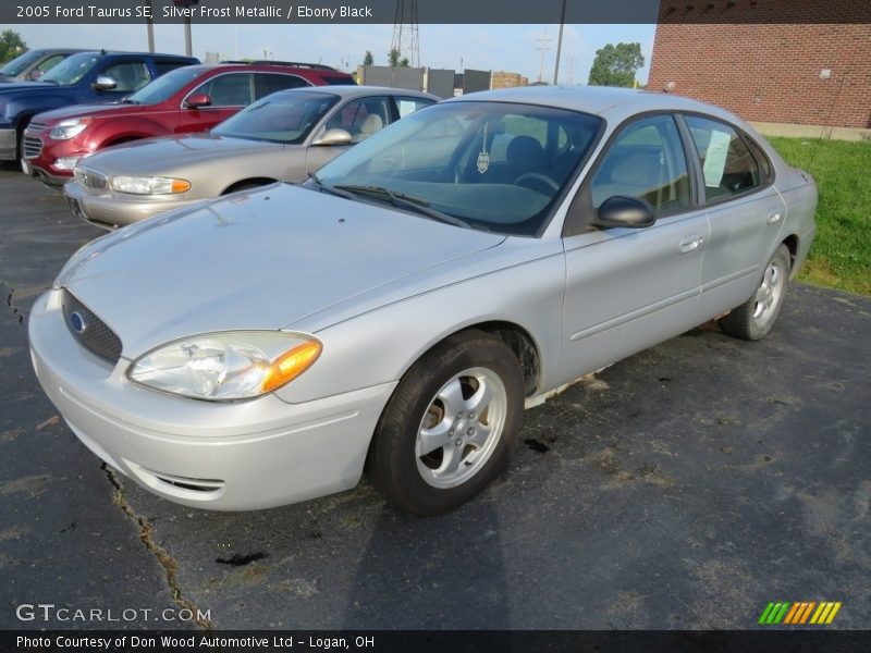 Silver Frost Metallic / Ebony Black 2005 Ford Taurus SE