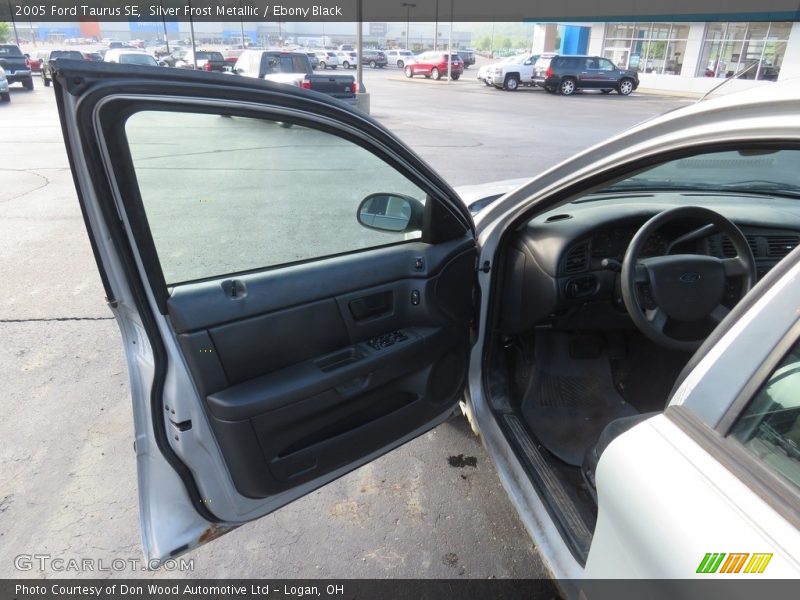 Silver Frost Metallic / Ebony Black 2005 Ford Taurus SE