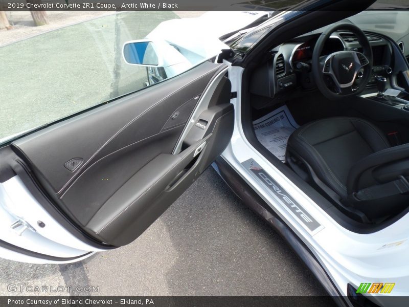 Arctic White / Black 2019 Chevrolet Corvette ZR1 Coupe