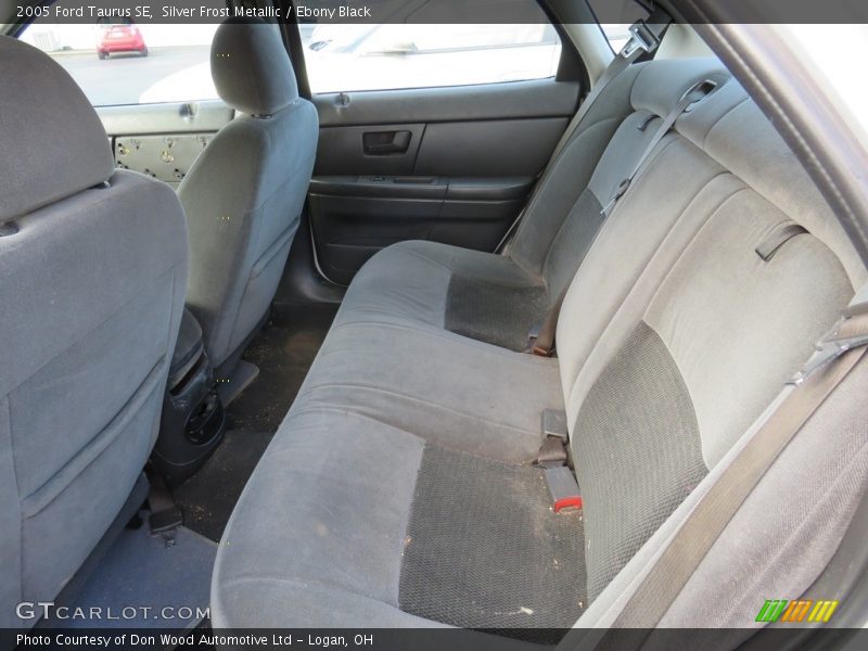 Silver Frost Metallic / Ebony Black 2005 Ford Taurus SE