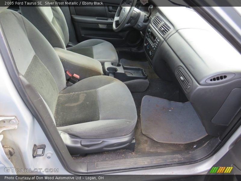 Silver Frost Metallic / Ebony Black 2005 Ford Taurus SE