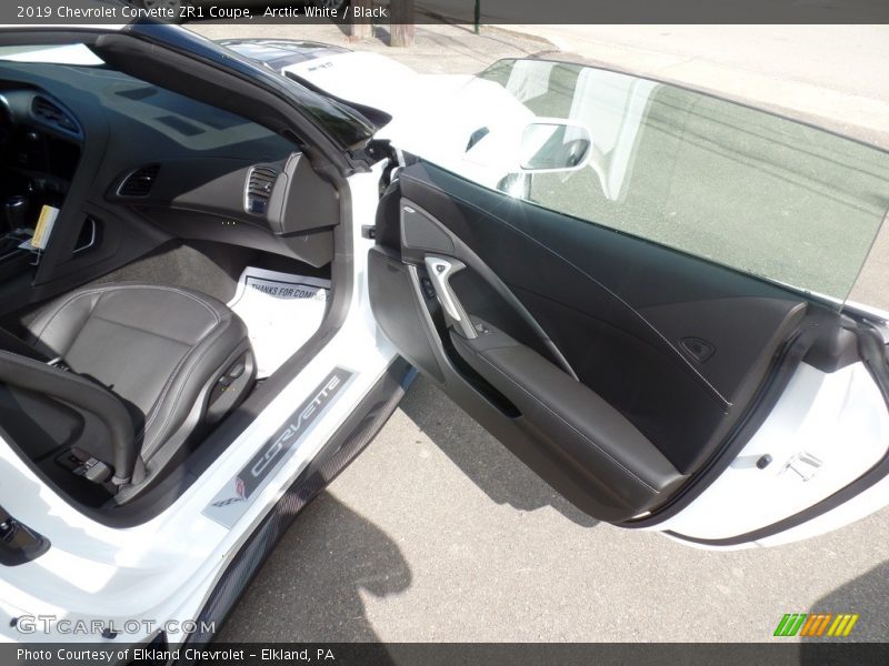 Arctic White / Black 2019 Chevrolet Corvette ZR1 Coupe