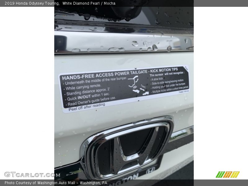 White Diamond Pearl / Mocha 2019 Honda Odyssey Touring