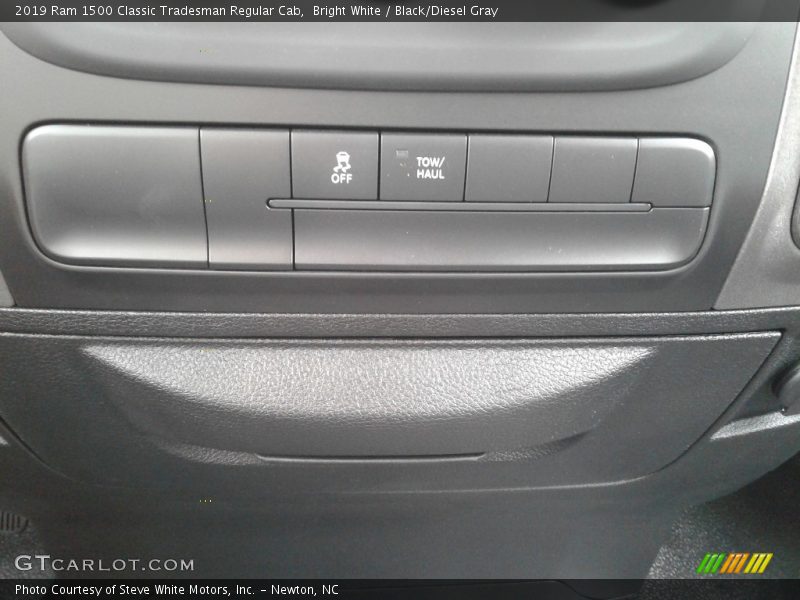 Bright White / Black/Diesel Gray 2019 Ram 1500 Classic Tradesman Regular Cab
