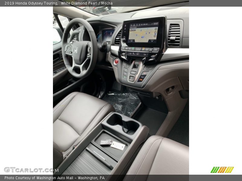 White Diamond Pearl / Mocha 2019 Honda Odyssey Touring