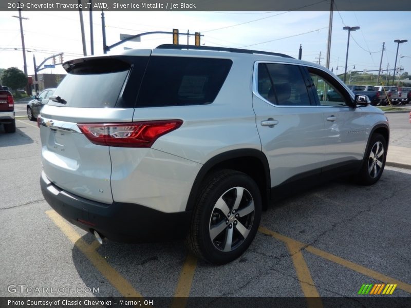 Silver Ice Metallic / Jet Black 2019 Chevrolet Traverse LT AWD