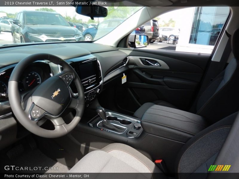 Satin Steel Metallic / Jet Black 2019 Chevrolet Traverse LT