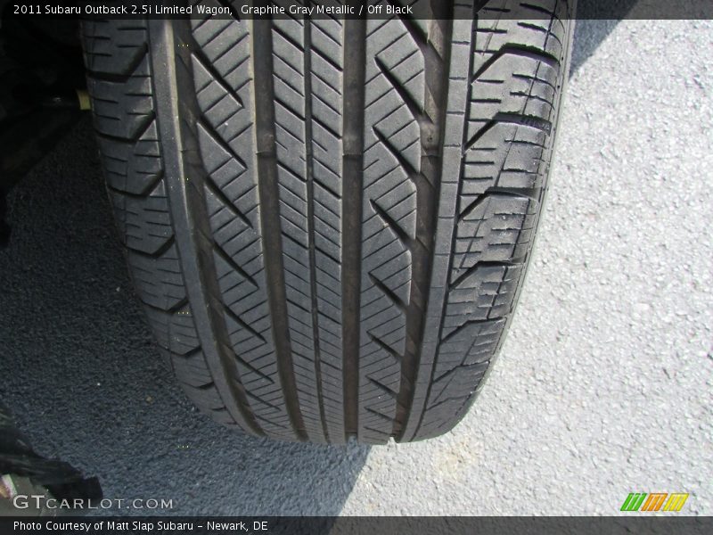 Graphite Gray Metallic / Off Black 2011 Subaru Outback 2.5i Limited Wagon
