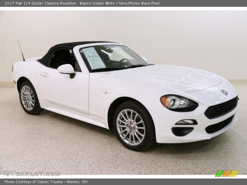 Bianco Gelato White / Nero/Rosso Black/Red 2017 Fiat 124 Spider Classica Roadster