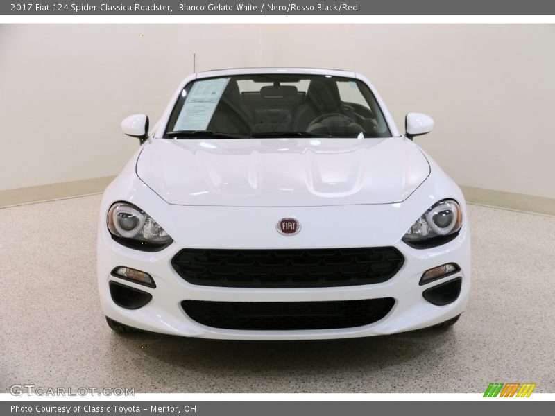 Bianco Gelato White / Nero/Rosso Black/Red 2017 Fiat 124 Spider Classica Roadster
