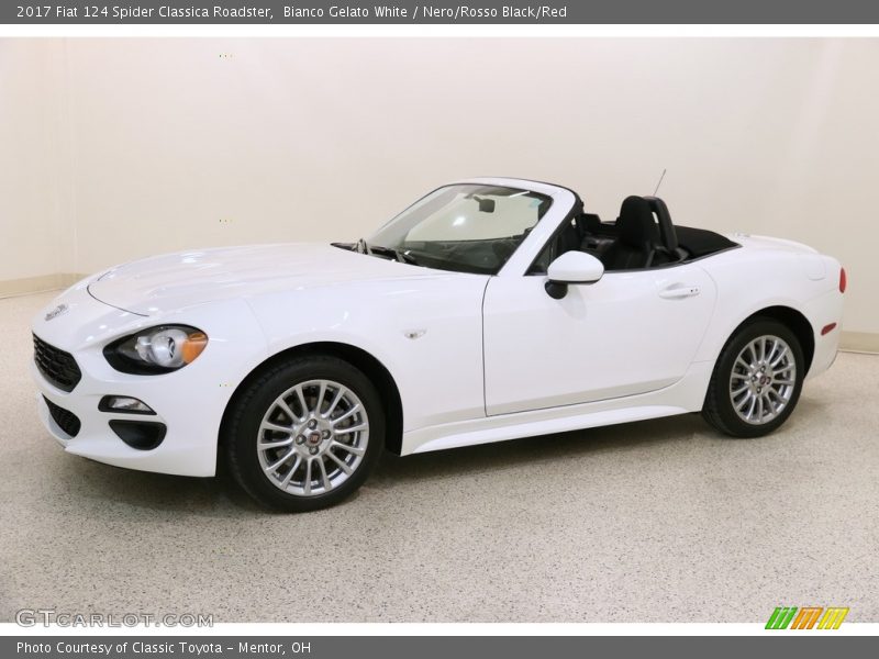 Bianco Gelato White / Nero/Rosso Black/Red 2017 Fiat 124 Spider Classica Roadster
