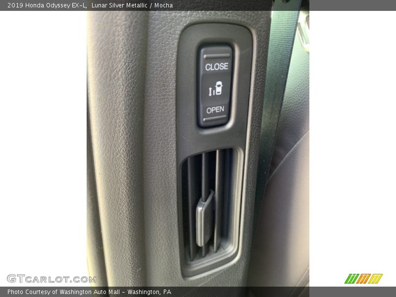 Lunar Silver Metallic / Mocha 2019 Honda Odyssey EX-L