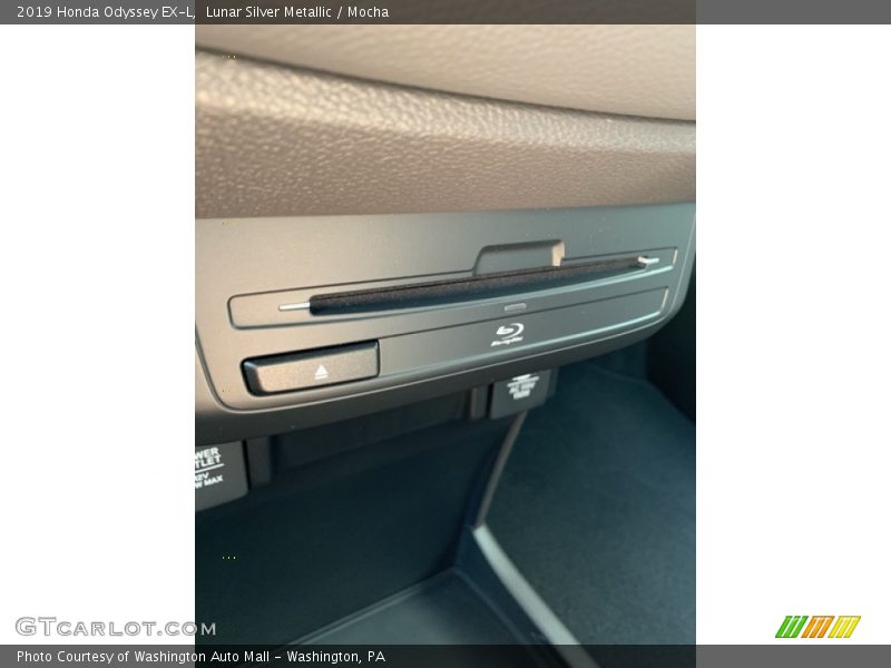 Lunar Silver Metallic / Mocha 2019 Honda Odyssey EX-L