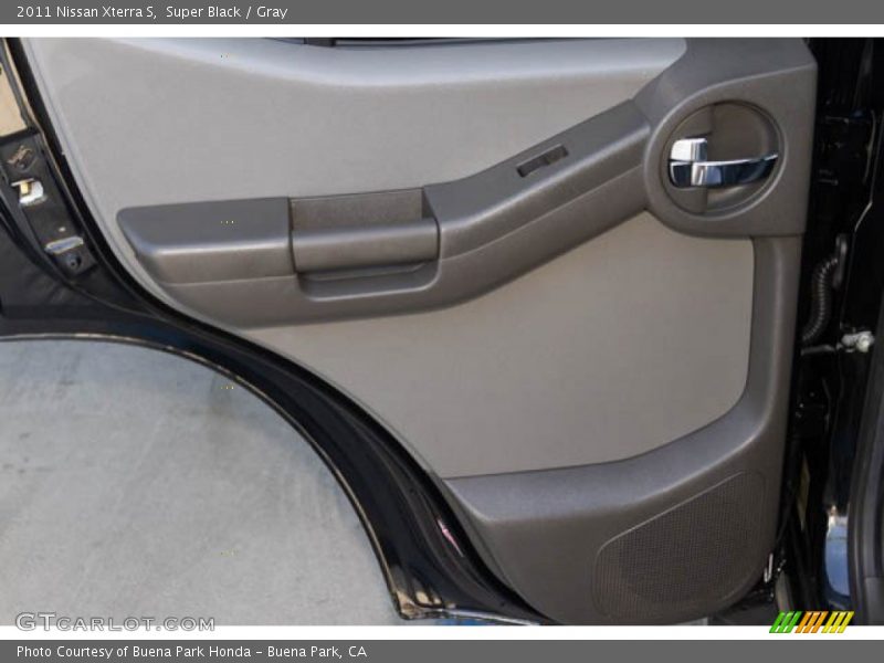 Super Black / Gray 2011 Nissan Xterra S