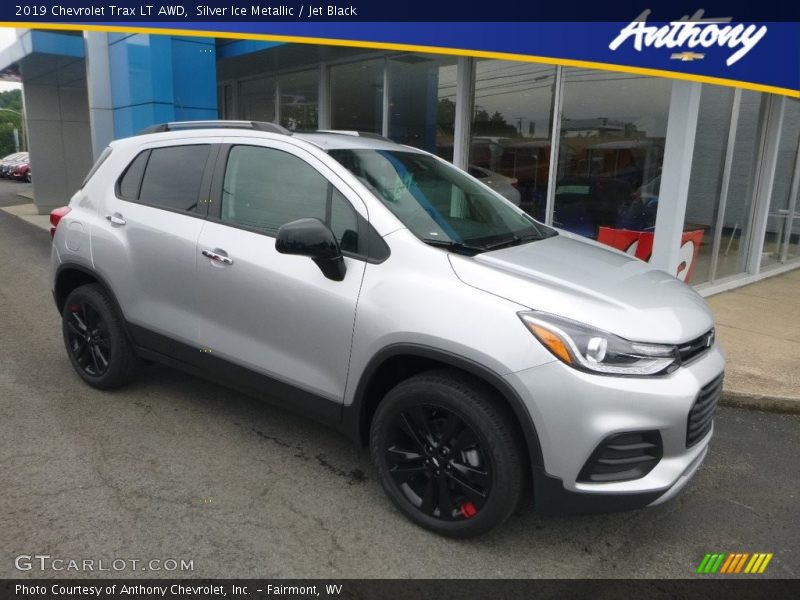 Silver Ice Metallic / Jet Black 2019 Chevrolet Trax LT AWD