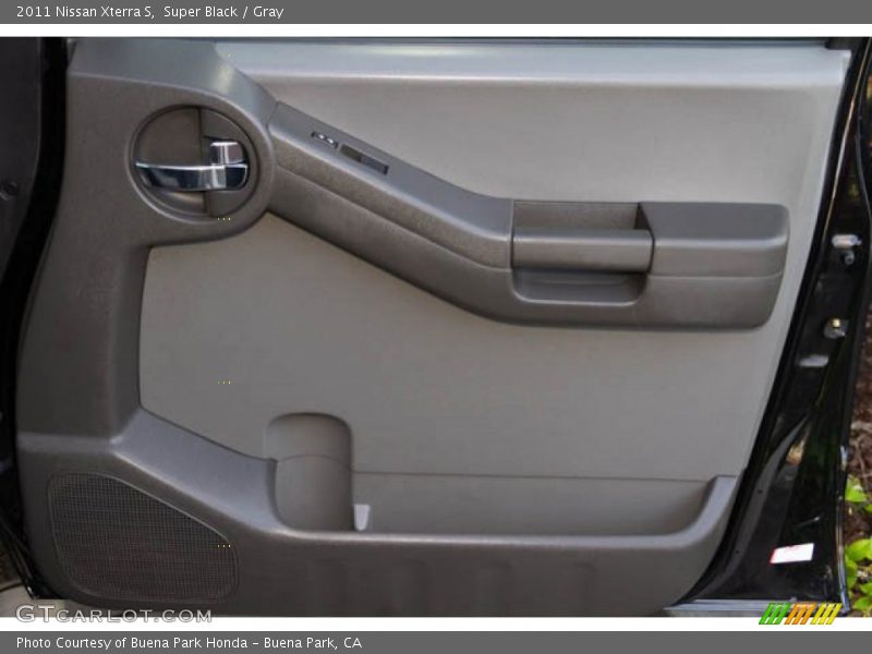 Super Black / Gray 2011 Nissan Xterra S