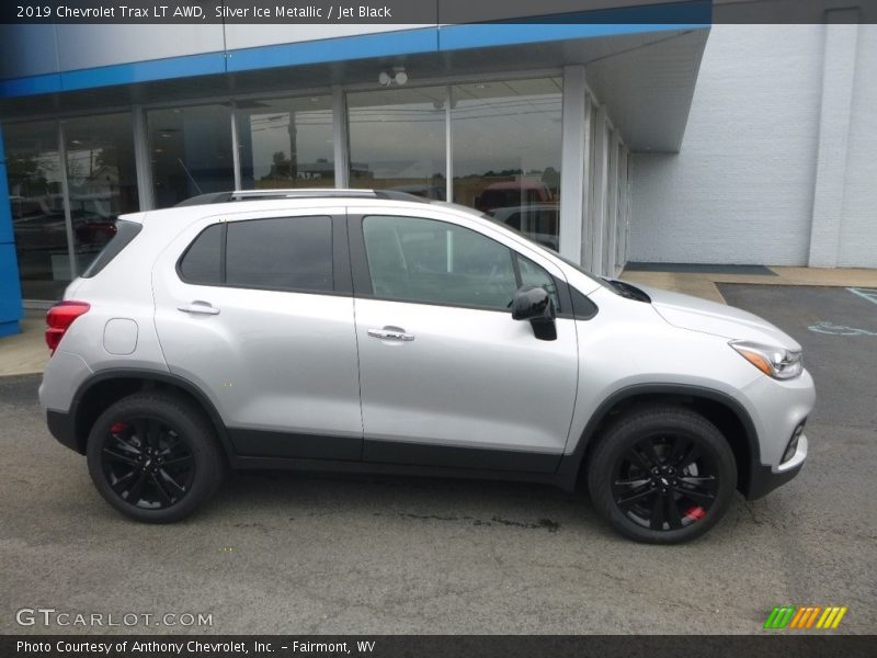 Silver Ice Metallic / Jet Black 2019 Chevrolet Trax LT AWD