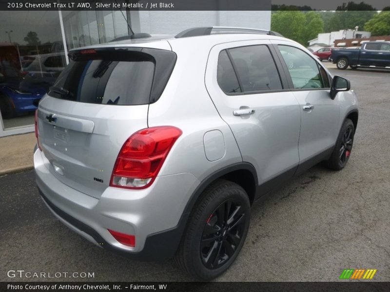 Silver Ice Metallic / Jet Black 2019 Chevrolet Trax LT AWD