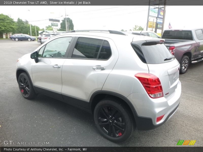 Silver Ice Metallic / Jet Black 2019 Chevrolet Trax LT AWD