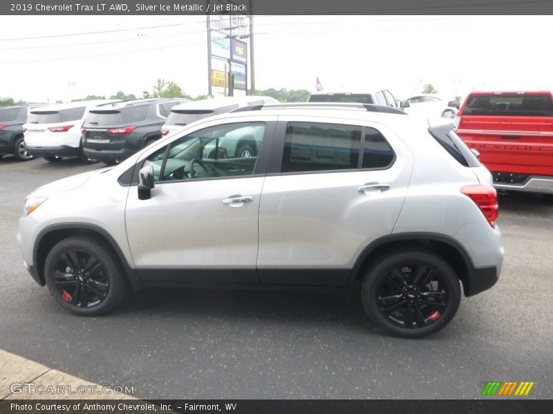 Silver Ice Metallic / Jet Black 2019 Chevrolet Trax LT AWD