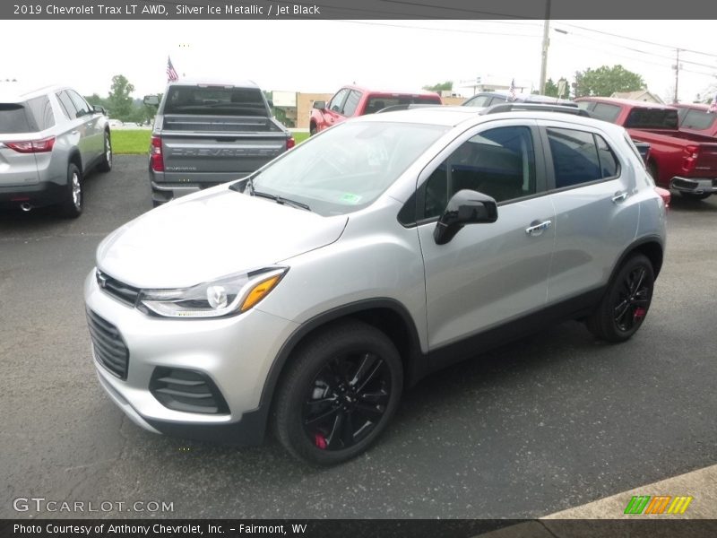 Silver Ice Metallic / Jet Black 2019 Chevrolet Trax LT AWD