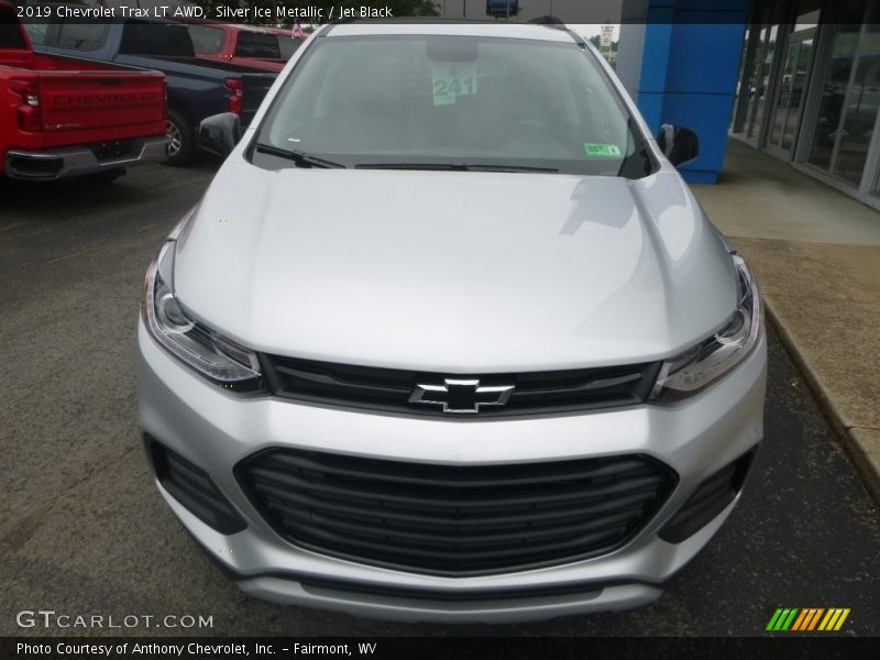 Silver Ice Metallic / Jet Black 2019 Chevrolet Trax LT AWD