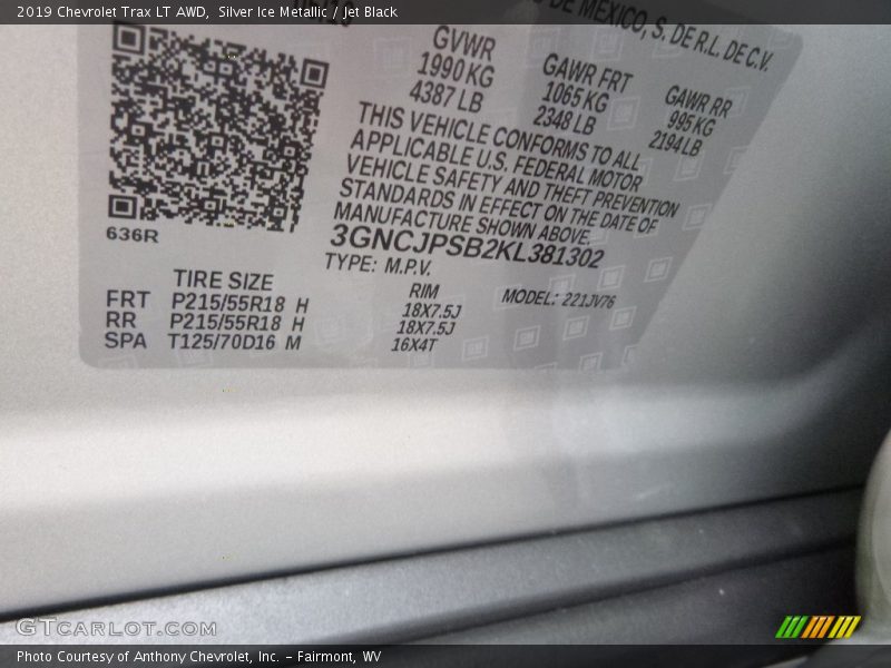 Silver Ice Metallic / Jet Black 2019 Chevrolet Trax LT AWD