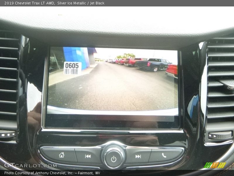 Silver Ice Metallic / Jet Black 2019 Chevrolet Trax LT AWD