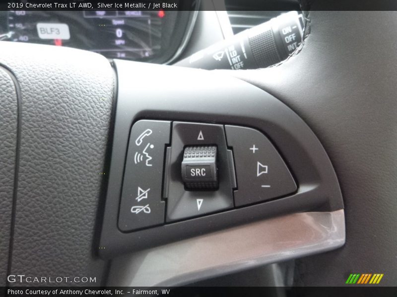 Silver Ice Metallic / Jet Black 2019 Chevrolet Trax LT AWD