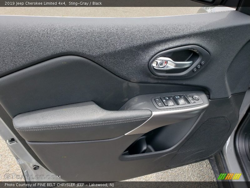 Sting-Gray / Black 2019 Jeep Cherokee Limited 4x4
