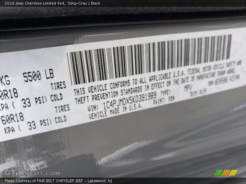 Sting-Gray / Black 2019 Jeep Cherokee Limited 4x4