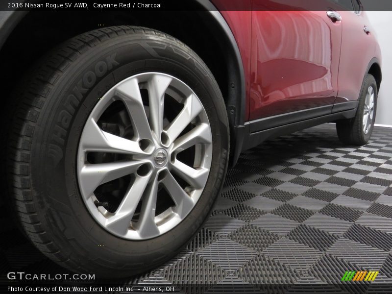 Cayenne Red / Charcoal 2016 Nissan Rogue SV AWD